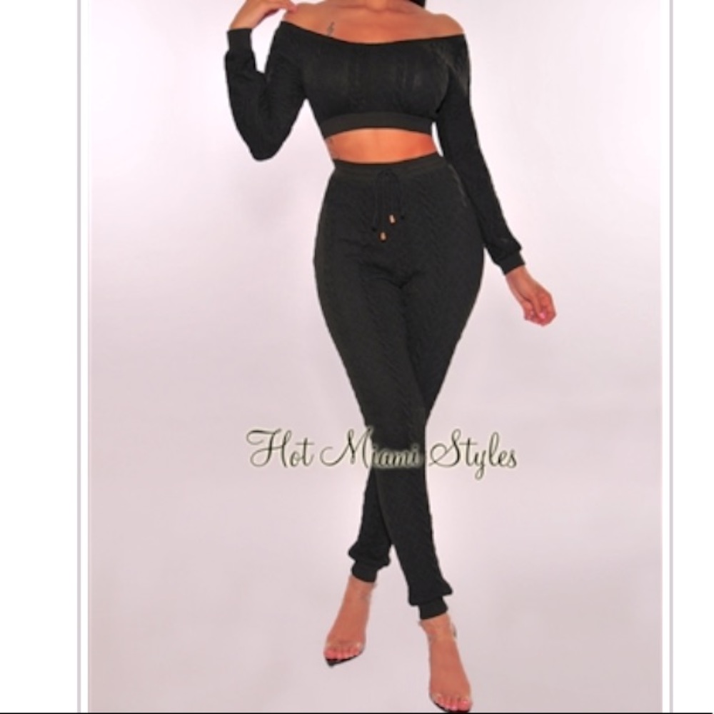 🚫SOLD🚫 Black Sexy Cropped 2 Piece Jogger